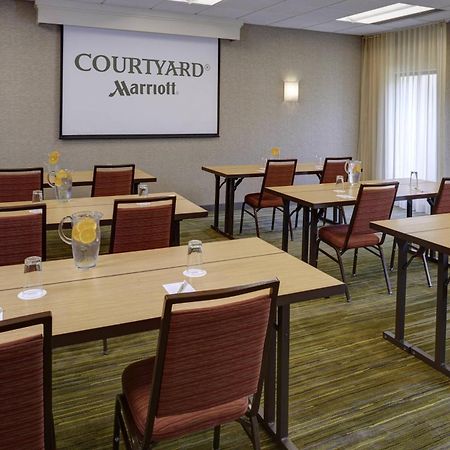 Courtyard By Marriott Indianapolis Airport Ξενοδοχείο Εξωτερικό φωτογραφία