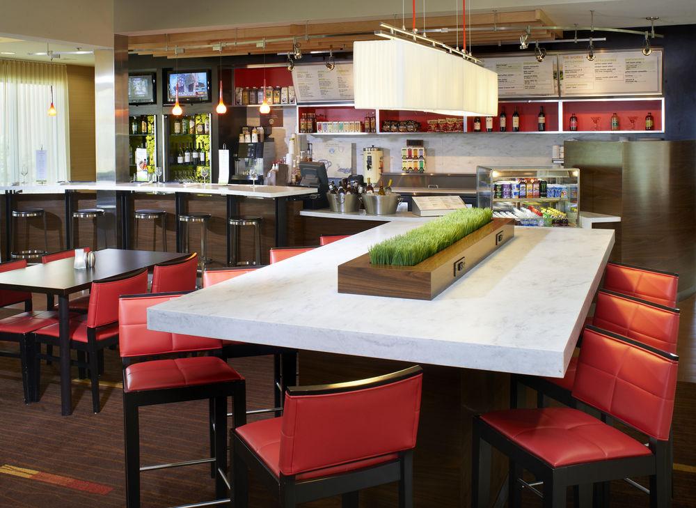 Courtyard By Marriott Indianapolis Airport Ξενοδοχείο Εξωτερικό φωτογραφία