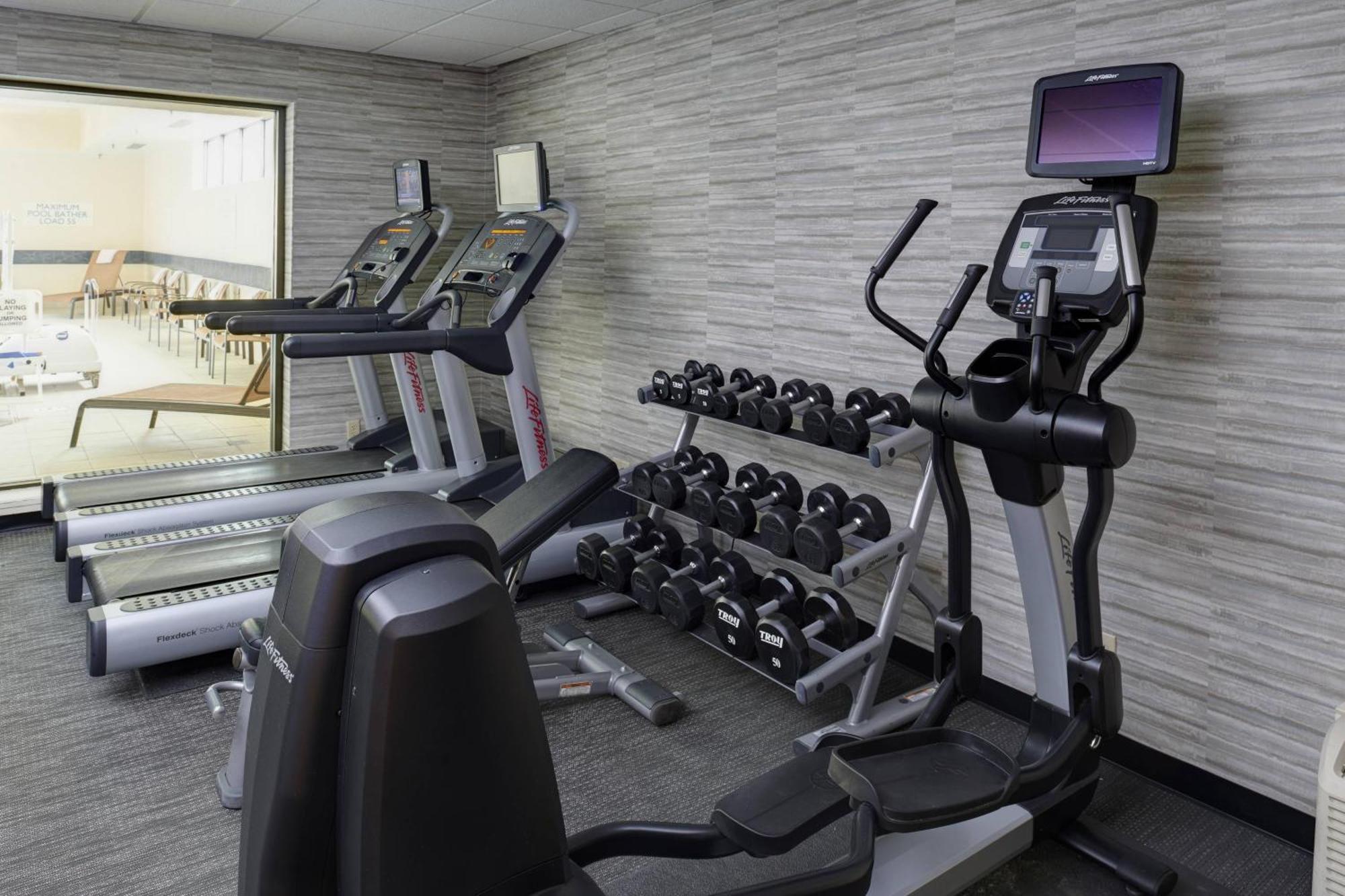 Courtyard By Marriott Indianapolis Airport Ξενοδοχείο Εξωτερικό φωτογραφία
