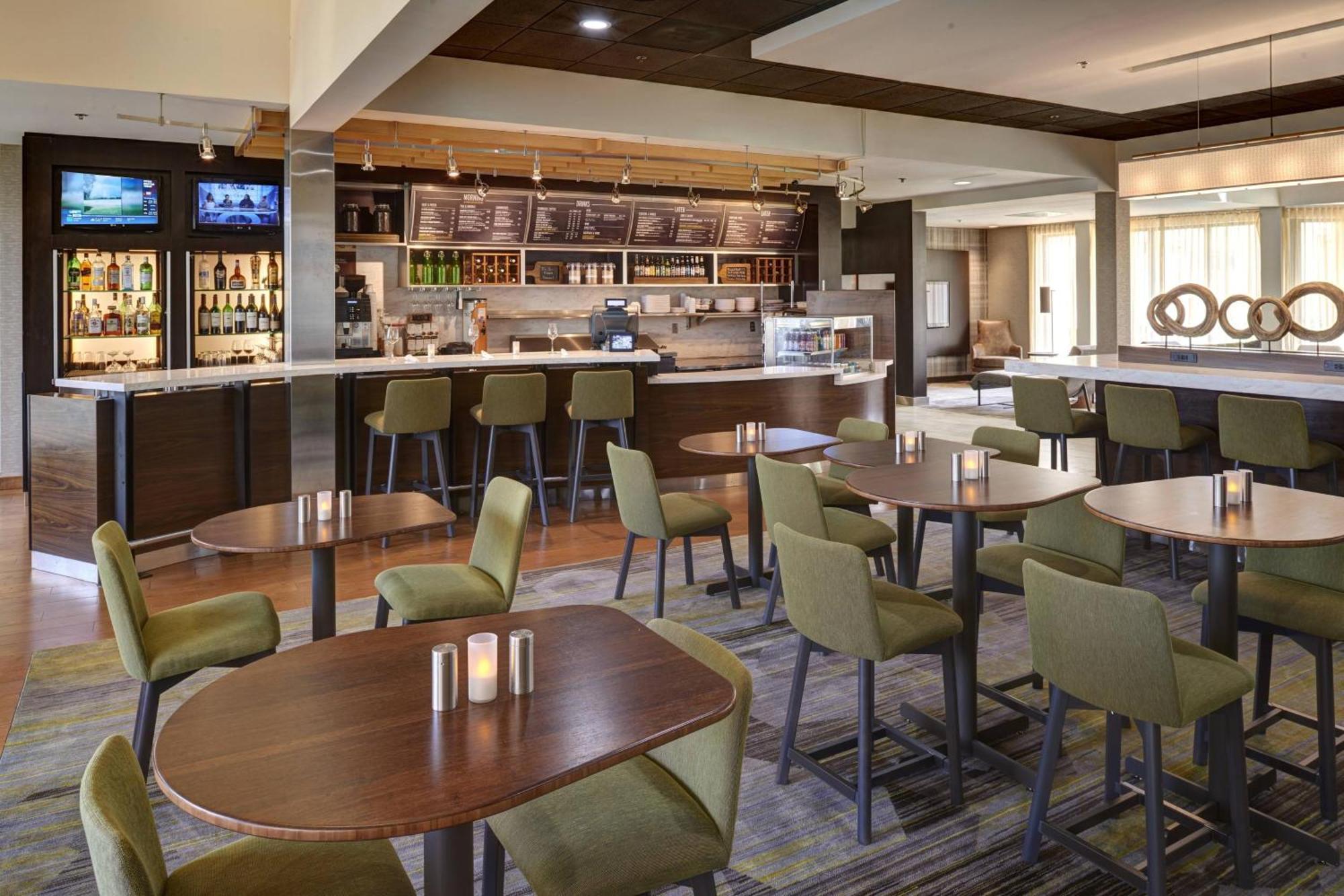 Courtyard By Marriott Indianapolis Airport Ξενοδοχείο Εξωτερικό φωτογραφία