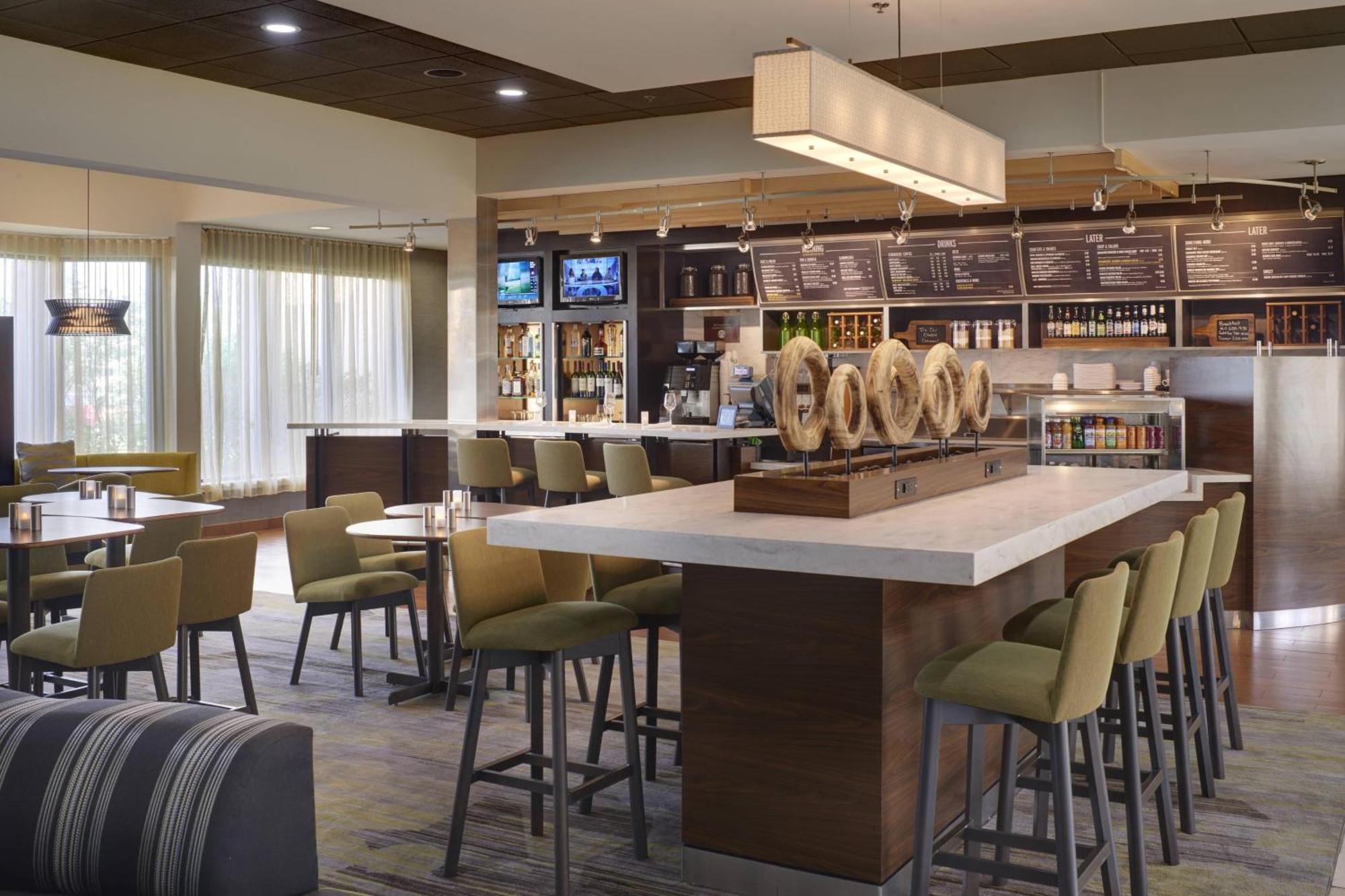 Courtyard By Marriott Indianapolis Airport Ξενοδοχείο Εξωτερικό φωτογραφία
