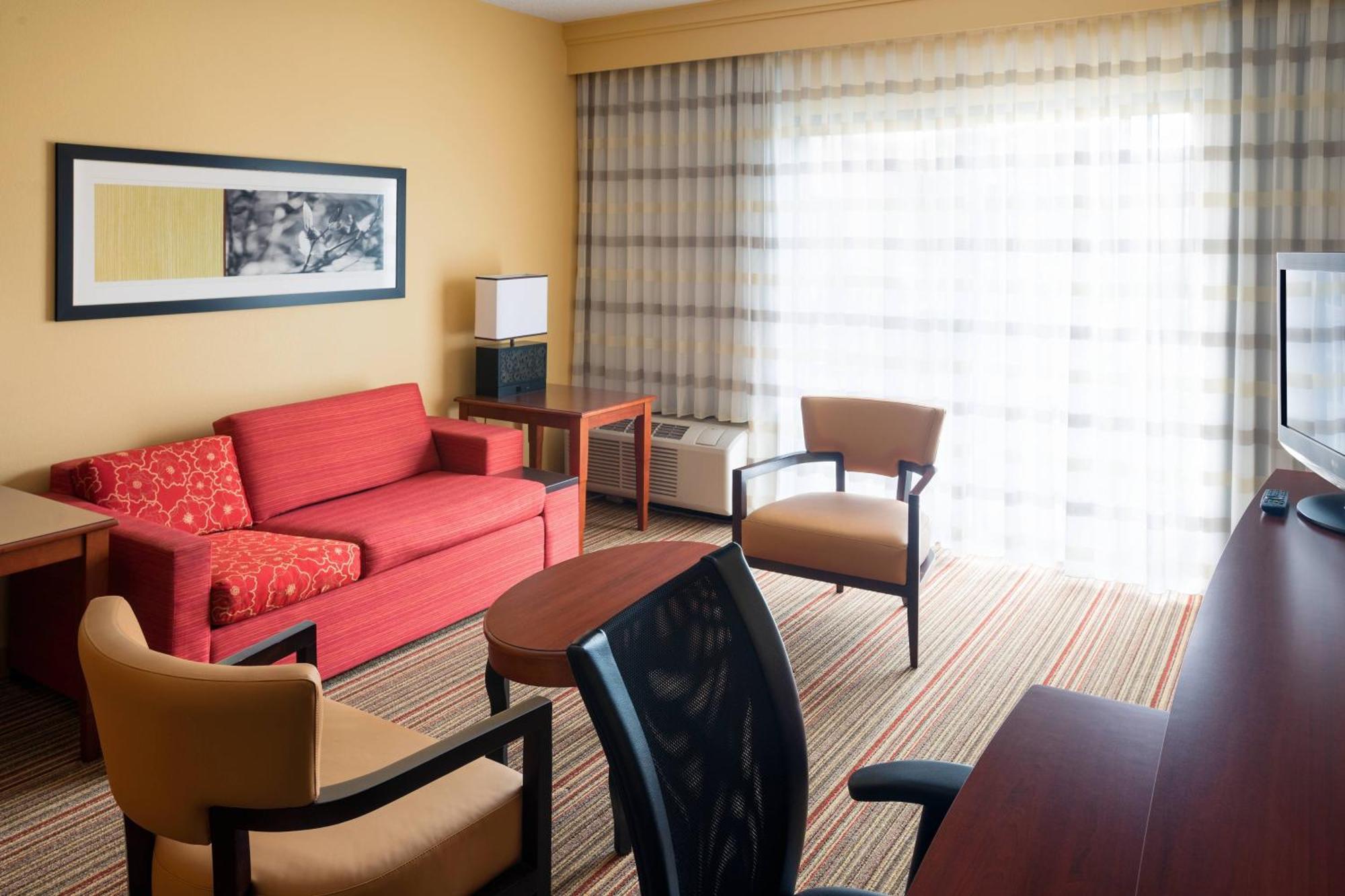 Courtyard By Marriott Indianapolis Airport Ξενοδοχείο Εξωτερικό φωτογραφία