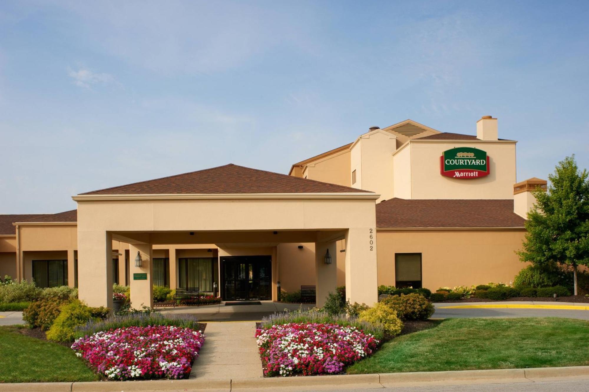 Courtyard By Marriott Indianapolis Airport Ξενοδοχείο Εξωτερικό φωτογραφία