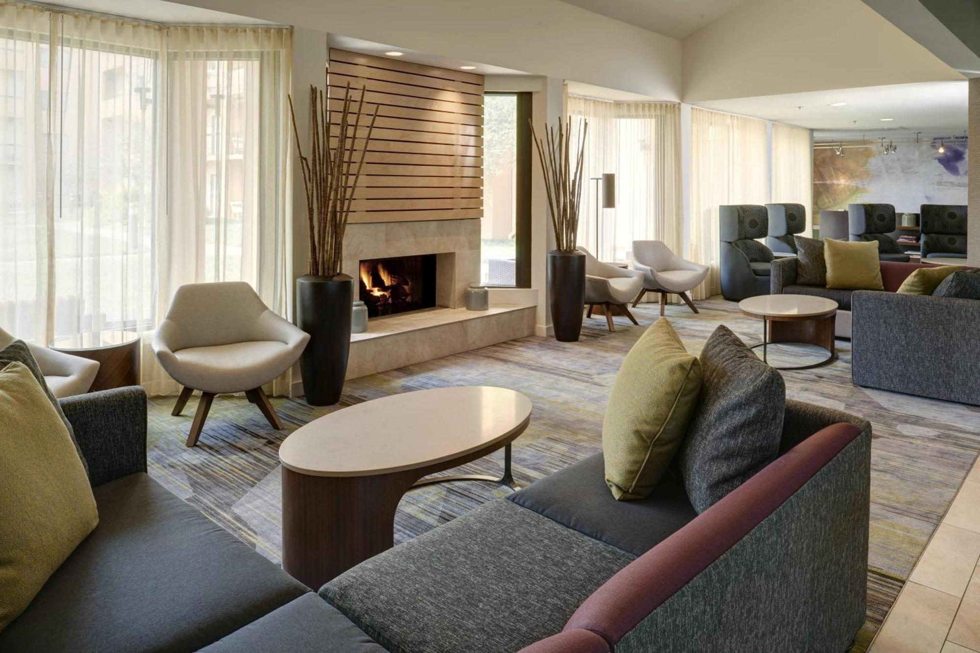 Courtyard By Marriott Indianapolis Airport Ξενοδοχείο Εξωτερικό φωτογραφία