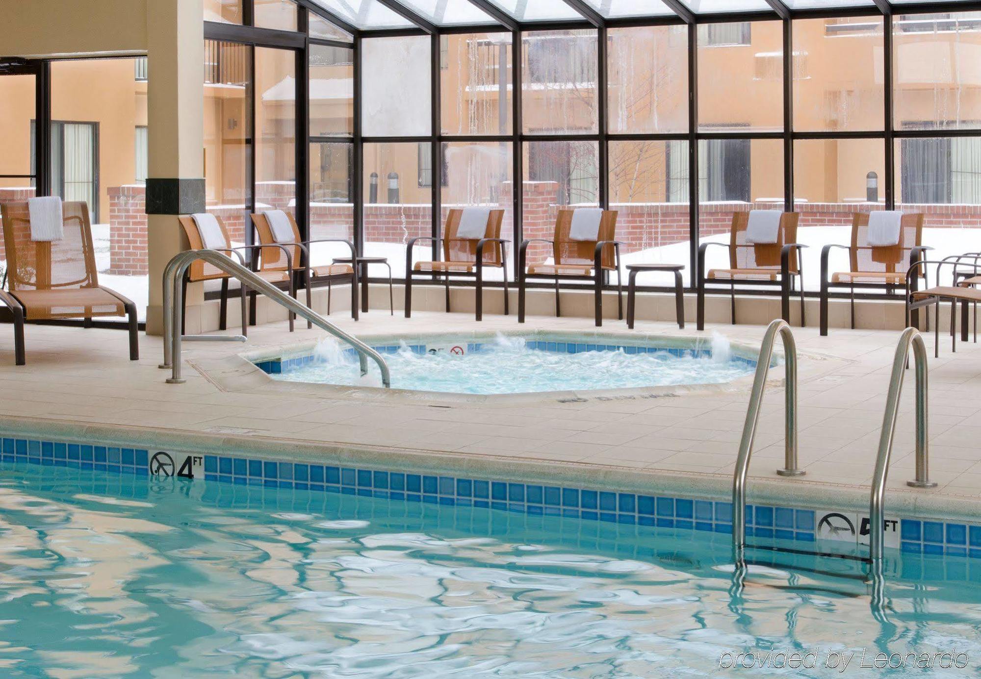 Courtyard By Marriott Indianapolis Airport Ξενοδοχείο Εξωτερικό φωτογραφία