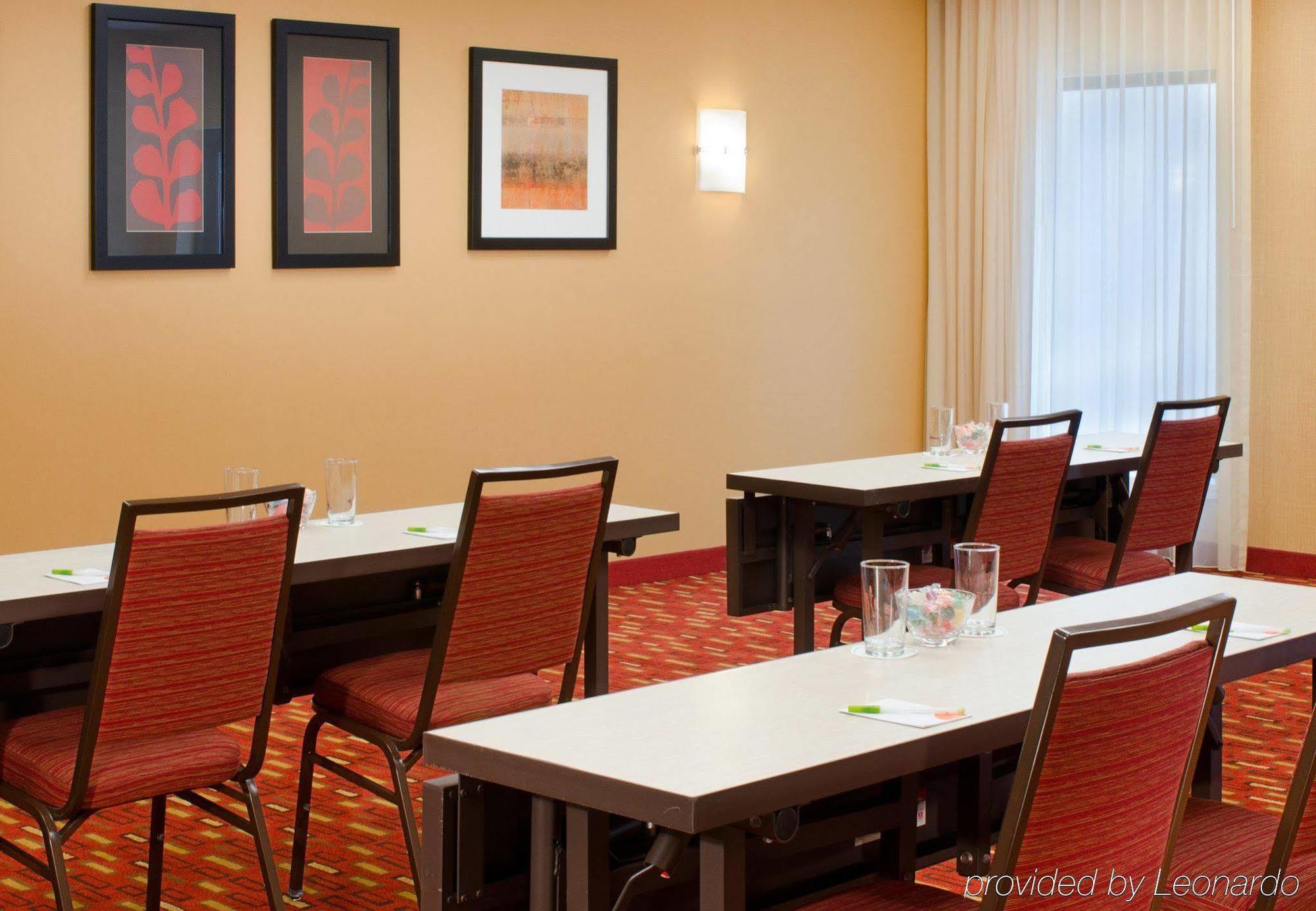 Courtyard By Marriott Indianapolis Airport Ξενοδοχείο Εξωτερικό φωτογραφία