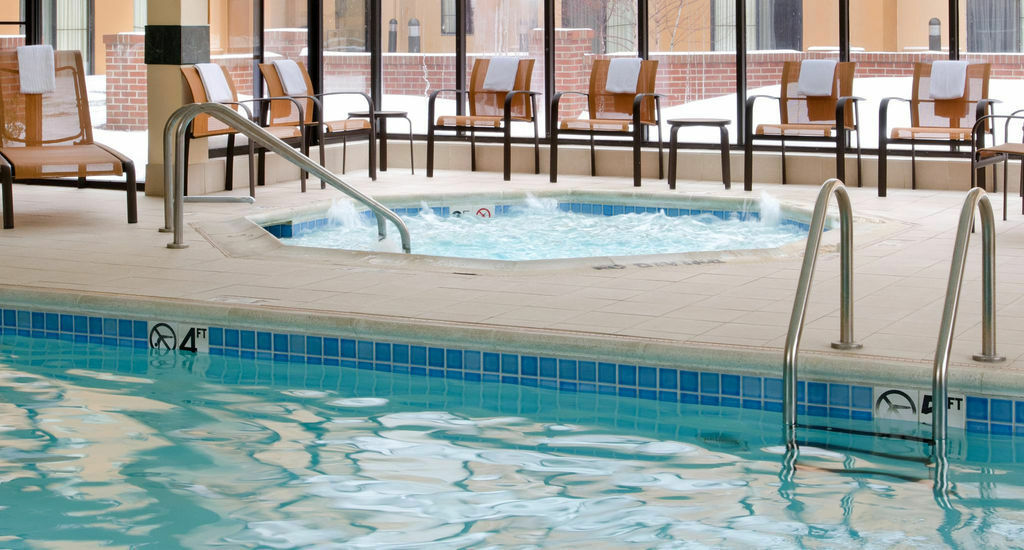 Courtyard By Marriott Indianapolis Airport Ξενοδοχείο Εξωτερικό φωτογραφία