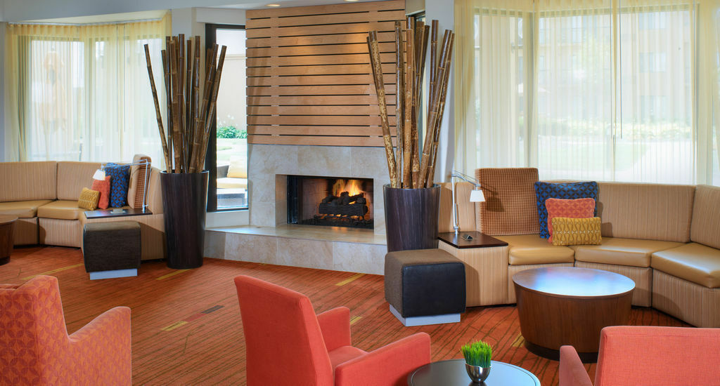 Courtyard By Marriott Indianapolis Airport Ξενοδοχείο Εξωτερικό φωτογραφία