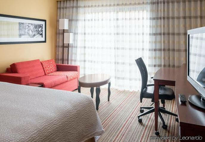Courtyard By Marriott Indianapolis Airport Ξενοδοχείο Εξωτερικό φωτογραφία