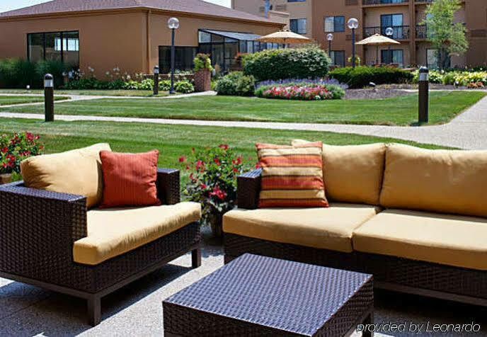 Courtyard By Marriott Indianapolis Airport Ξενοδοχείο Εξωτερικό φωτογραφία